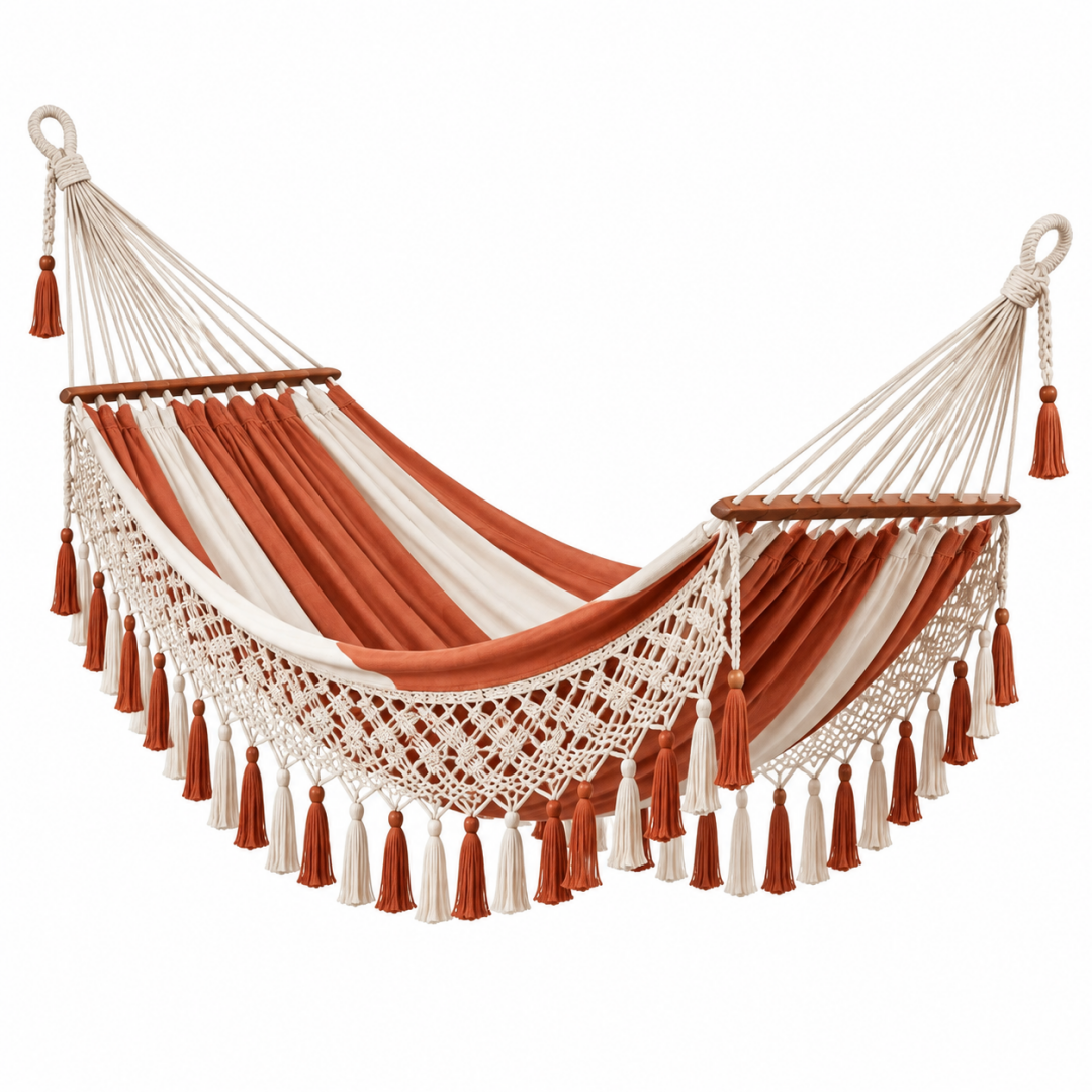 Hängematte 200 x 150 cm aus Baumwolle in Terrakotta Creme mit Holzstäben im Boho-Stil